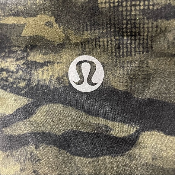 Lululemon Channel Cross 7 inch Short Mens Swim Trunk Camo Like New Sz Large - Picture 7 of 8